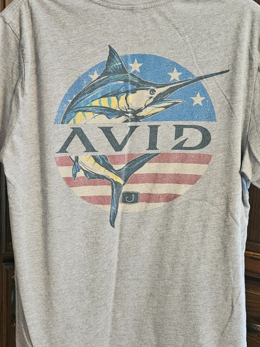 Avid Fishing Men’s Large Gray Marlin American Flag Graphic T-Shirt